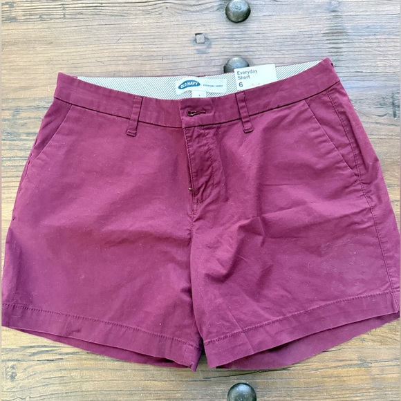Old Navy Pants - NWT Old Navy Maroon (or burgundy?) Everyday Shorts Sz 6